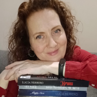 Lucía Herrero escritora española de novela romantica contemporanea y fantasía urbana